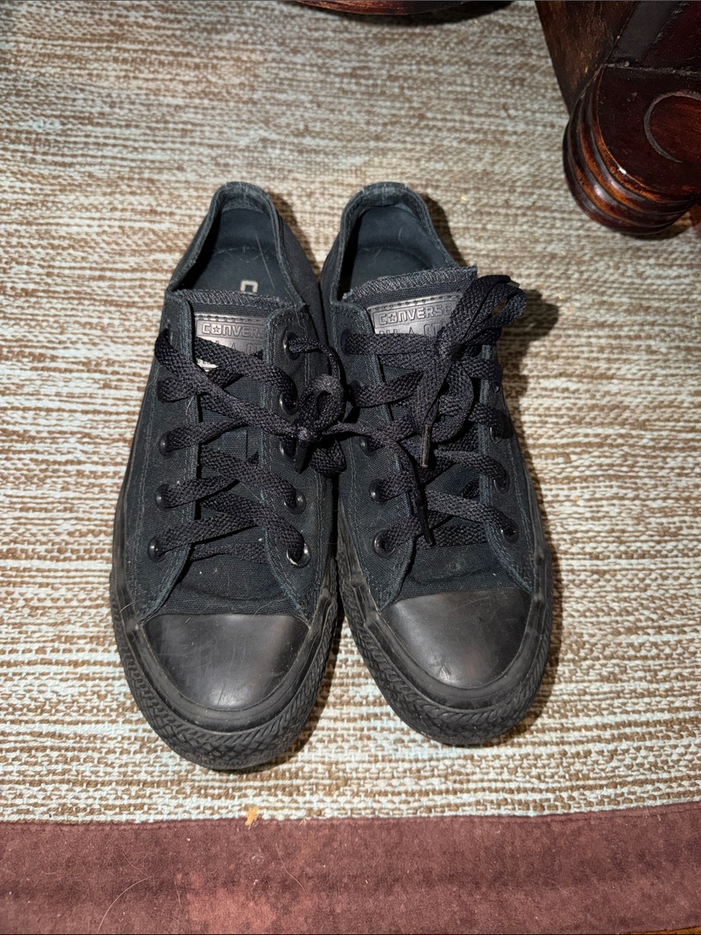 Converse Low Top Sneakers in Black